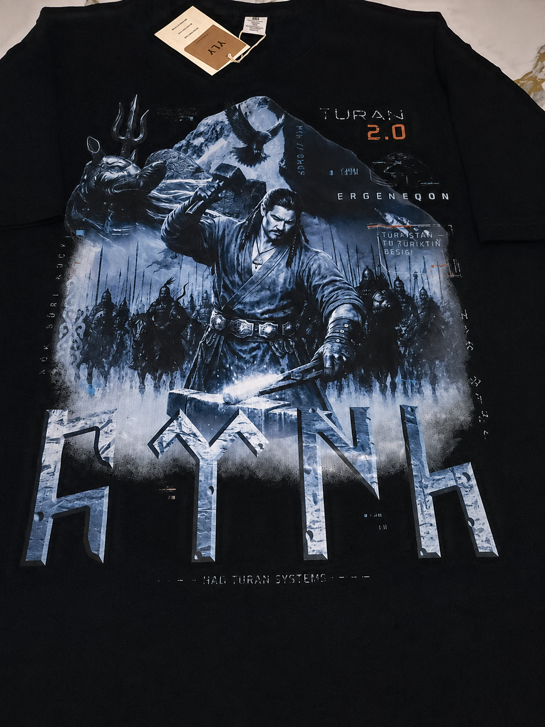 TURAN 2.0 футболкасының нақты фотосуреті — алдыңғы көрініс, 1-фото